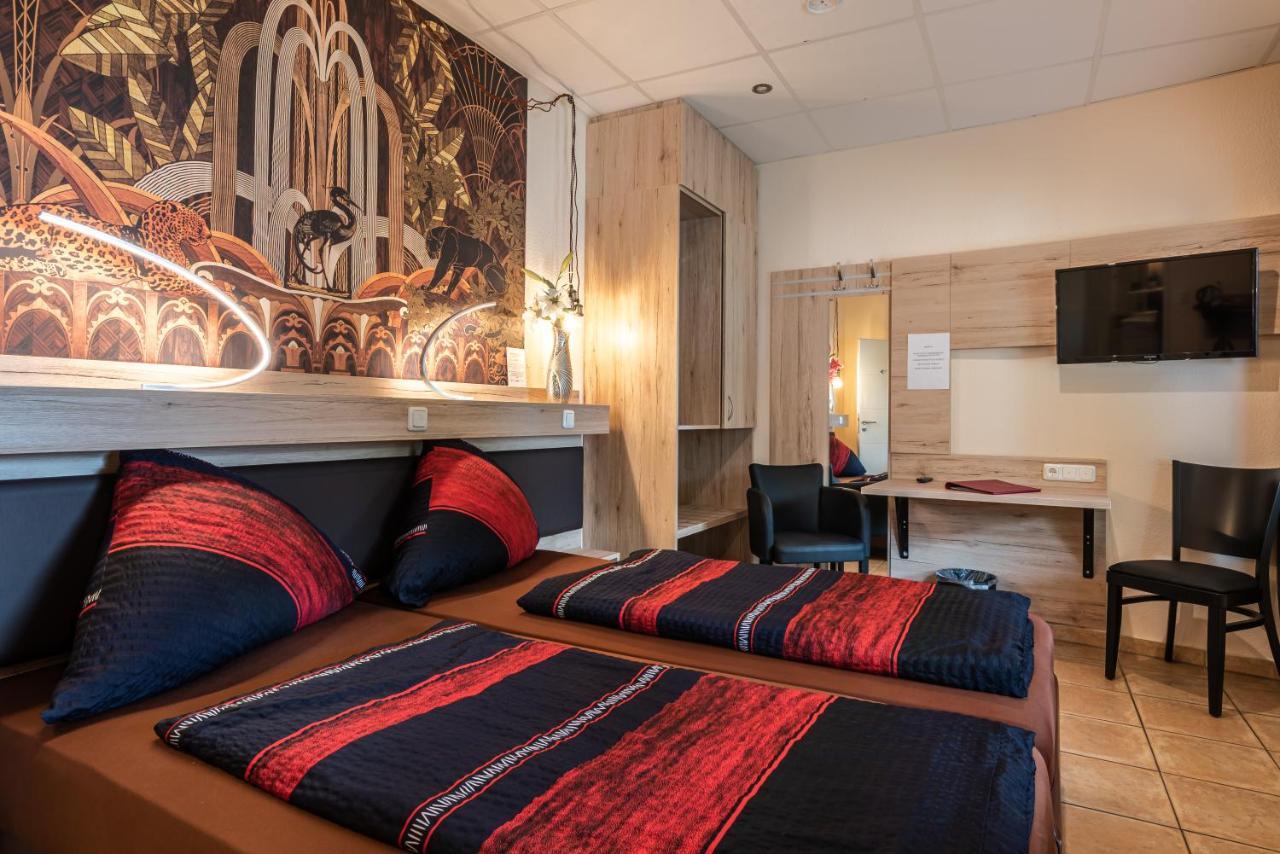 Land-Hotel Zum Schwan, Garni Weilerswist-Metternich, 3 E-Ladestationen, Naehe Phantasialand, Palmenparadies Euskirchen ภายนอก รูปภาพ